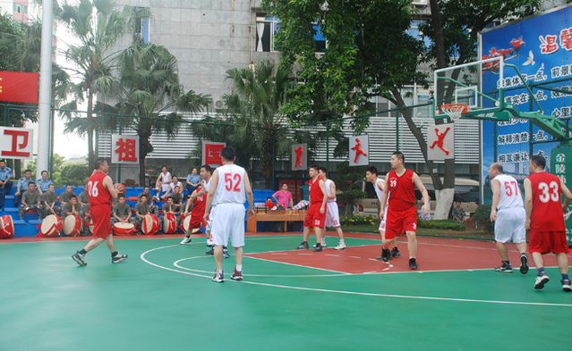 您有煩惱有壓力嗎？到塑膠運動場上運動釋放生活和工作壓力吧